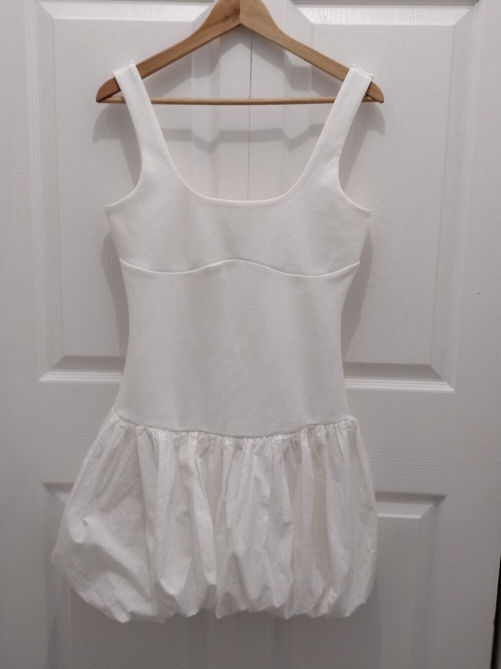 Mable White Bubble Hem Mini Dress Size M Scoop Neck Sleeveless Fit & Flare NWOT - Picture 4 of 7